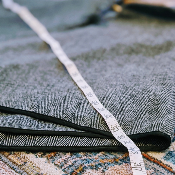 Black & White Pashmina Cape - Picture 10 of 10